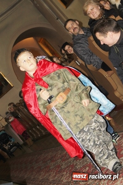 Zdjęcie w galerii na portalu naszraciborz.pl: Przy betlejemskim żł&oacute;bku, czyli jasełka w Wojnowicach wiadomości z regionu