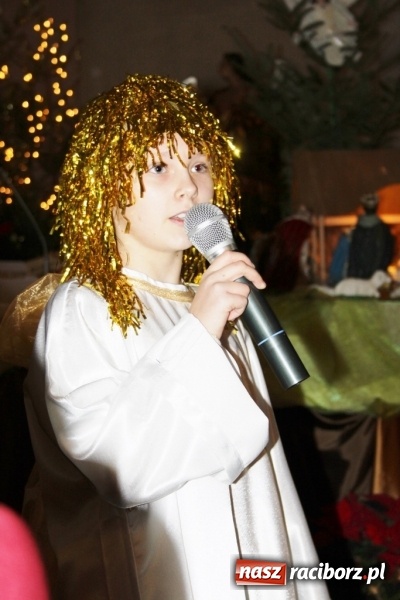 Zdjęcie w galerii na portalu naszraciborz.pl: Przy betlejemskim żł&oacute;bku, czyli jasełka w Wojnowicach wiadomości z regionu