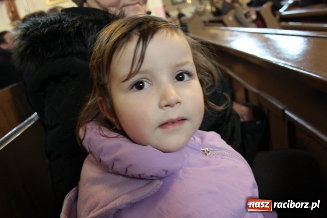 Zdjęcie w galerii na portalu naszraciborz.pl: Przy betlejemskim żł&oacute;bku, czyli jasełka w Wojnowicach wiadomości z regionu