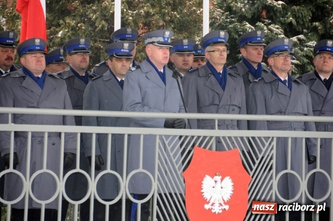 Zdjęcie w galerii na portalu naszraciborz.pl: Ślubowanie nowych śląskich policjantów - czterech z nich ma trafić do raciborskiej komendy  wiadomości z regionu
