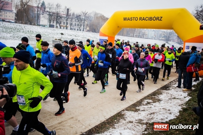 Zdjęcie w galerii na portalu naszraciborz.pl: Ponad stu uczestników II Biegu Nadodrzańskiego wiadomości z regionu