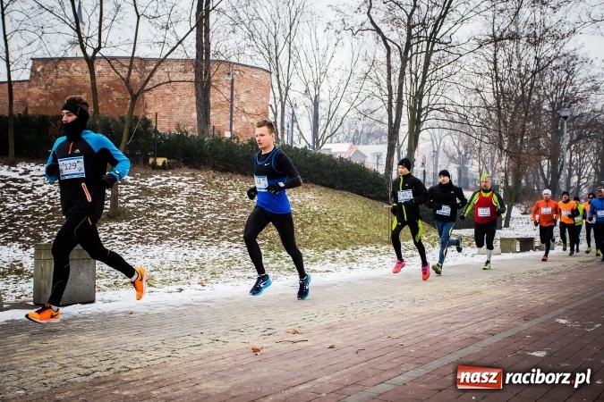 Zdjęcie w galerii na portalu naszraciborz.pl: Ponad stu uczestników II Biegu Nadodrzańskiego wiadomości z regionu