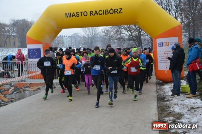 Zdjęcie w galerii na portalu naszraciborz.pl: Ponad stu uczestników II Biegu Nadodrzańskiego wiadomości z regionu