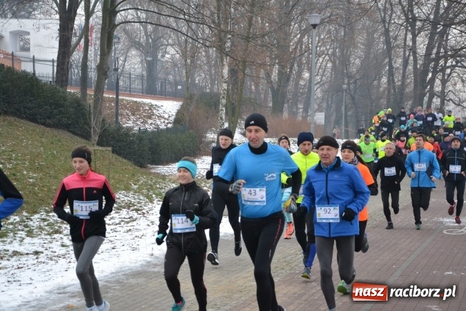Zdjęcie w galerii na portalu naszraciborz.pl: Ponad stu uczestników II Biegu Nadodrzańskiego wiadomości z regionu