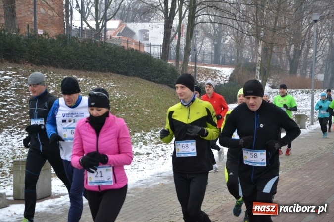 Zdjęcie w galerii na portalu naszraciborz.pl: Ponad stu uczestników II Biegu Nadodrzańskiego wiadomości z regionu