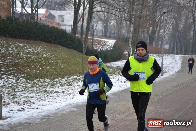 Zdjęcie w galerii na portalu naszraciborz.pl: Ponad stu uczestników II Biegu Nadodrzańskiego wiadomości z regionu