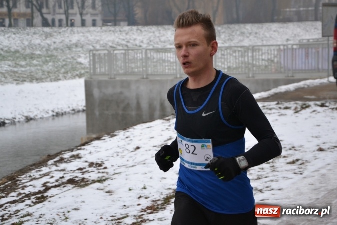 Zdjęcie w galerii na portalu naszraciborz.pl: Ponad stu uczestników II Biegu Nadodrzańskiego wiadomości z regionu