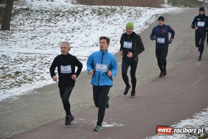 Zdjęcie w galerii na portalu naszraciborz.pl: Ponad stu uczestników II Biegu Nadodrzańskiego wiadomości z regionu