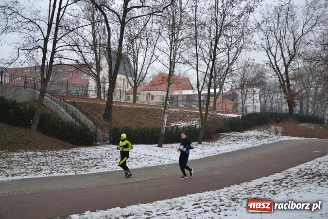 Zdjęcie w galerii na portalu naszraciborz.pl: Ponad stu uczestników II Biegu Nadodrzańskiego wiadomości z regionu
