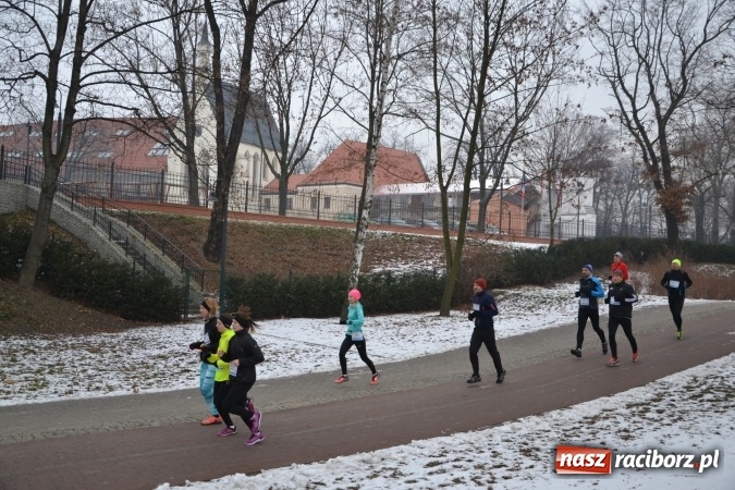 Zdjęcie w galerii na portalu naszraciborz.pl: Ponad stu uczestników II Biegu Nadodrzańskiego wiadomości z regionu