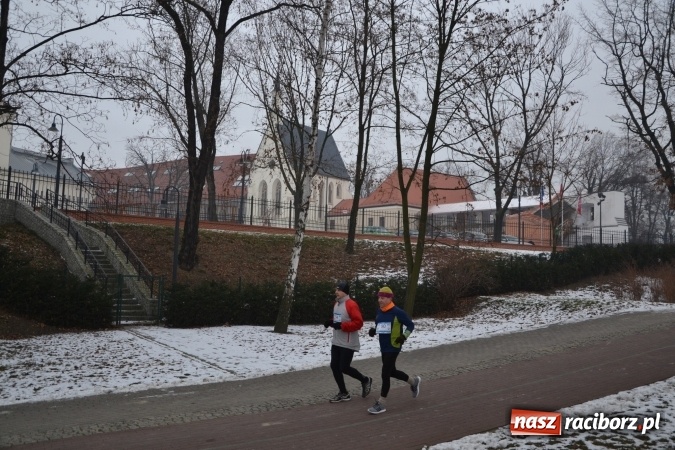 Zdjęcie w galerii na portalu naszraciborz.pl: Ponad stu uczestników II Biegu Nadodrzańskiego wiadomości z regionu