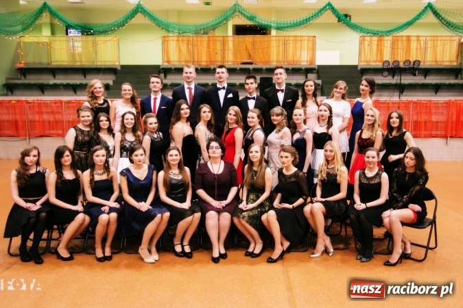 Zdjęcie w galerii na portalu naszraciborz.pl: Sezon studni&oacute;wek rozpoczęty - I LO im. Kasprowicza wybrało Arenę Rafako FOTO I WIDEO wiadomości z regionu