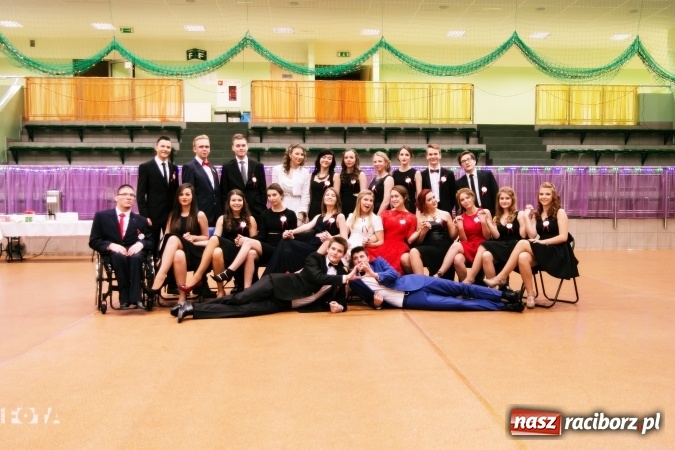 Zdjęcie w galerii na portalu naszraciborz.pl: Sezon studni&oacute;wek rozpoczęty - I LO im. Kasprowicza wybrało Arenę Rafako FOTO I WIDEO wiadomości z regionu