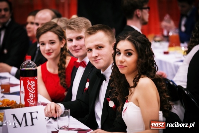 Zdjęcie w galerii na portalu naszraciborz.pl: Sezon studni&oacute;wek rozpoczęty - I LO im. Kasprowicza wybrało Arenę Rafako FOTO I WIDEO wiadomości z regionu