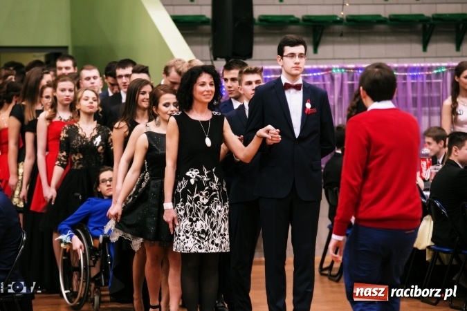 Zdjęcie w galerii na portalu naszraciborz.pl: Sezon studni&oacute;wek rozpoczęty - I LO im. Kasprowicza wybrało Arenę Rafako FOTO I WIDEO wiadomości z regionu