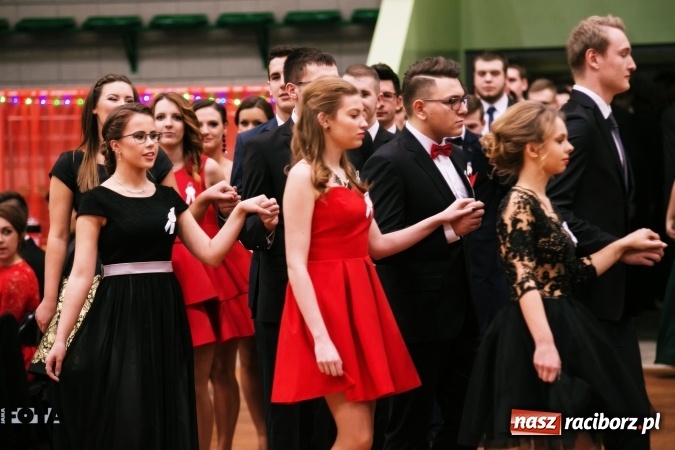 Zdjęcie w galerii na portalu naszraciborz.pl: Sezon studni&oacute;wek rozpoczęty - I LO im. Kasprowicza wybrało Arenę Rafako FOTO I WIDEO wiadomości z regionu