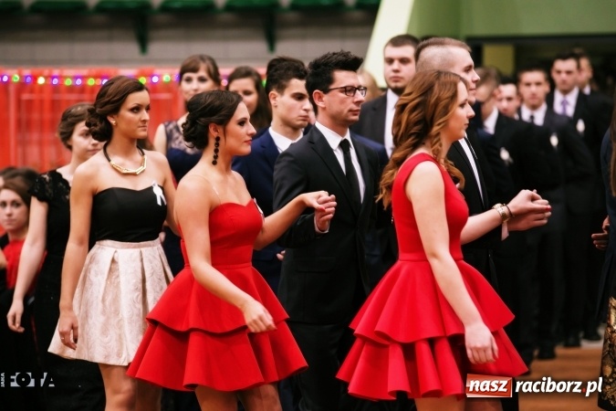 Zdjęcie w galerii na portalu naszraciborz.pl: Sezon studni&oacute;wek rozpoczęty - I LO im. Kasprowicza wybrało Arenę Rafako FOTO I WIDEO wiadomości z regionu