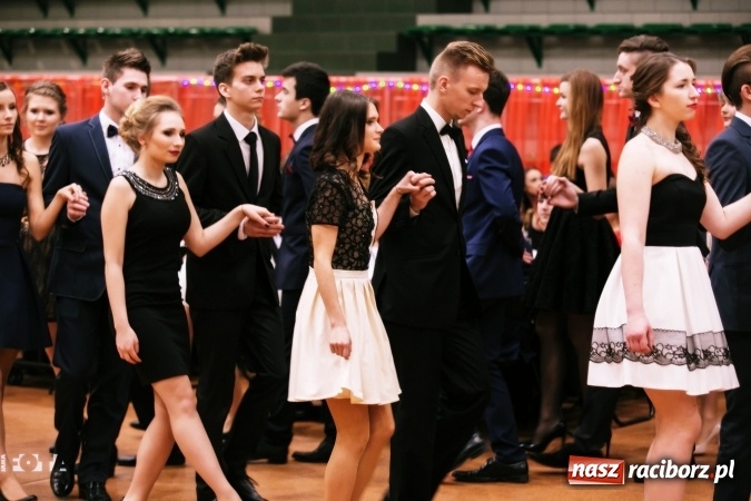 Zdjęcie w galerii na portalu naszraciborz.pl: Sezon studni&oacute;wek rozpoczęty - I LO im. Kasprowicza wybrało Arenę Rafako FOTO I WIDEO wiadomości z regionu