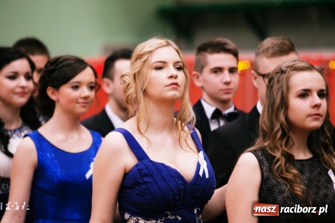 Zdjęcie w galerii na portalu naszraciborz.pl: Sezon studni&oacute;wek rozpoczęty - I LO im. Kasprowicza wybrało Arenę Rafako FOTO I WIDEO wiadomości z regionu