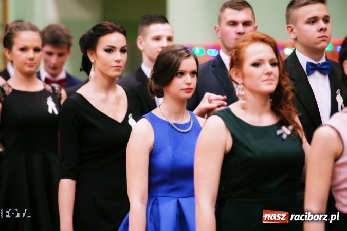 Zdjęcie w galerii na portalu naszraciborz.pl: Sezon studni&oacute;wek rozpoczęty - I LO im. Kasprowicza wybrało Arenę Rafako FOTO I WIDEO wiadomości z regionu