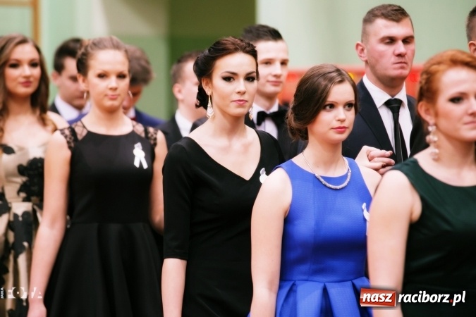 Zdjęcie w galerii na portalu naszraciborz.pl: Sezon studni&oacute;wek rozpoczęty - I LO im. Kasprowicza wybrało Arenę Rafako FOTO I WIDEO wiadomości z regionu