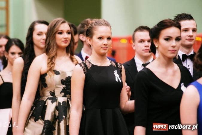 Zdjęcie w galerii na portalu naszraciborz.pl: Sezon studni&oacute;wek rozpoczęty - I LO im. Kasprowicza wybrało Arenę Rafako FOTO I WIDEO wiadomości z regionu