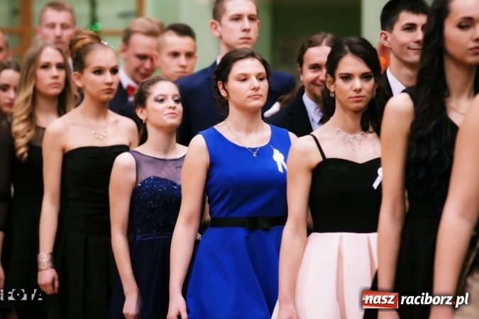 Zdjęcie w galerii na portalu naszraciborz.pl: Sezon studni&oacute;wek rozpoczęty - I LO im. Kasprowicza wybrało Arenę Rafako FOTO I WIDEO wiadomości z regionu