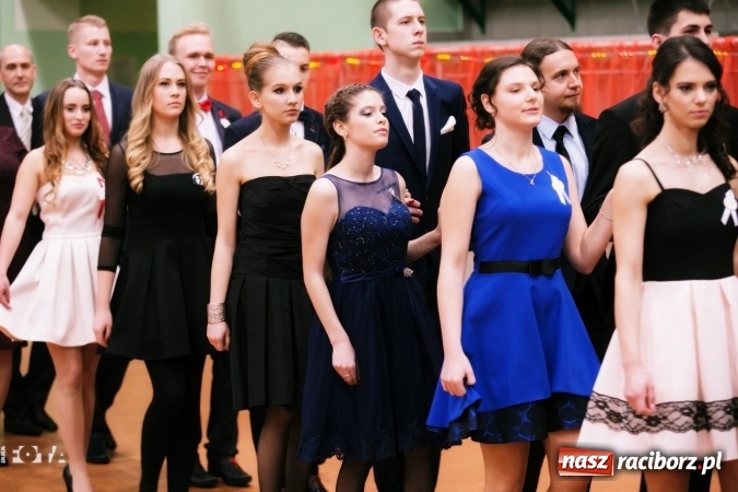 Zdjęcie w galerii na portalu naszraciborz.pl: Sezon studni&oacute;wek rozpoczęty - I LO im. Kasprowicza wybrało Arenę Rafako FOTO I WIDEO wiadomości z regionu