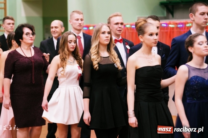 Zdjęcie w galerii na portalu naszraciborz.pl: Sezon studni&oacute;wek rozpoczęty - I LO im. Kasprowicza wybrało Arenę Rafako FOTO I WIDEO wiadomości z regionu