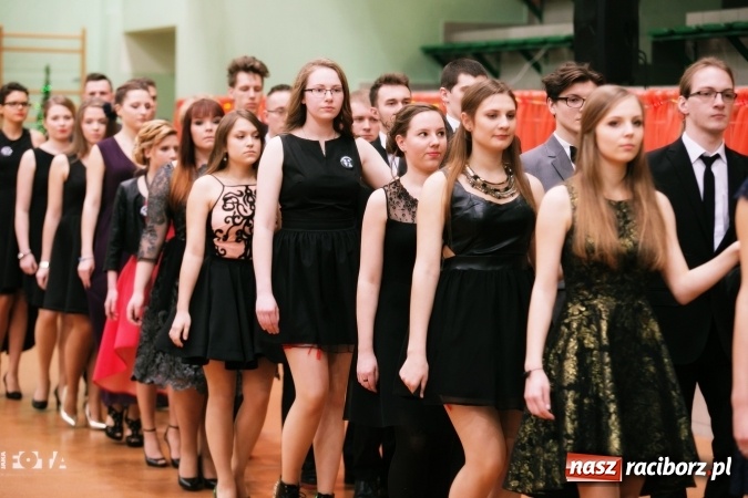 Zdjęcie w galerii na portalu naszraciborz.pl: Sezon studni&oacute;wek rozpoczęty - I LO im. Kasprowicza wybrało Arenę Rafako FOTO I WIDEO wiadomości z regionu