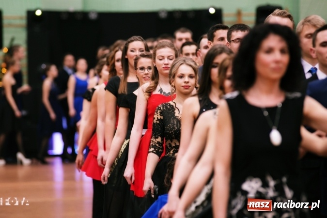 Zdjęcie w galerii na portalu naszraciborz.pl: Sezon studni&oacute;wek rozpoczęty - I LO im. Kasprowicza wybrało Arenę Rafako FOTO I WIDEO wiadomości z regionu