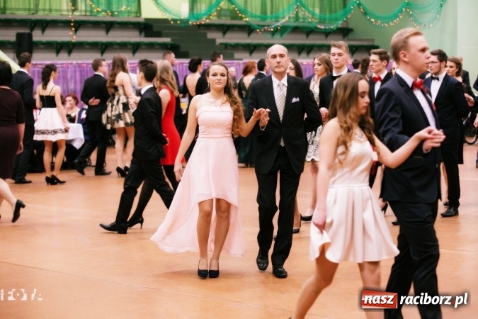 Zdjęcie w galerii na portalu naszraciborz.pl: Sezon studni&oacute;wek rozpoczęty - I LO im. Kasprowicza wybrało Arenę Rafako FOTO I WIDEO wiadomości z regionu