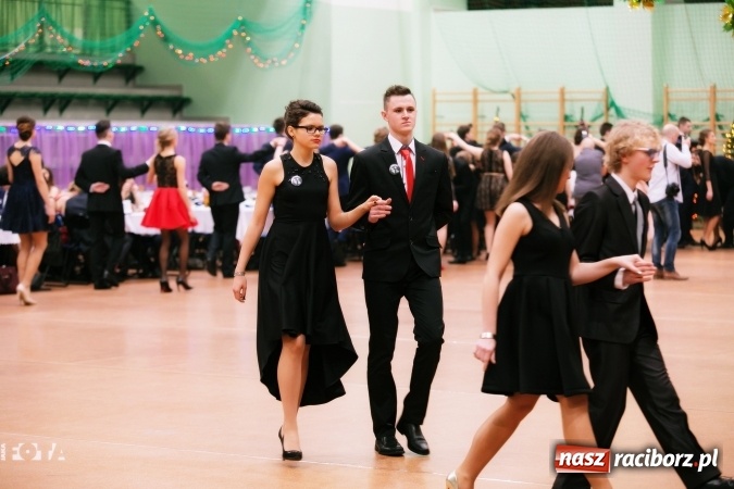 Zdjęcie w galerii na portalu naszraciborz.pl: Sezon studni&oacute;wek rozpoczęty - I LO im. Kasprowicza wybrało Arenę Rafako FOTO I WIDEO wiadomości z regionu