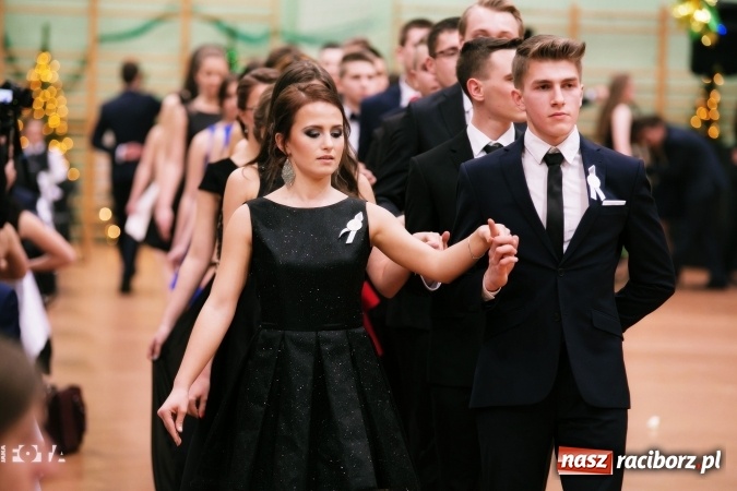 Zdjęcie w galerii na portalu naszraciborz.pl: Sezon studni&oacute;wek rozpoczęty - I LO im. Kasprowicza wybrało Arenę Rafako FOTO I WIDEO wiadomości z regionu