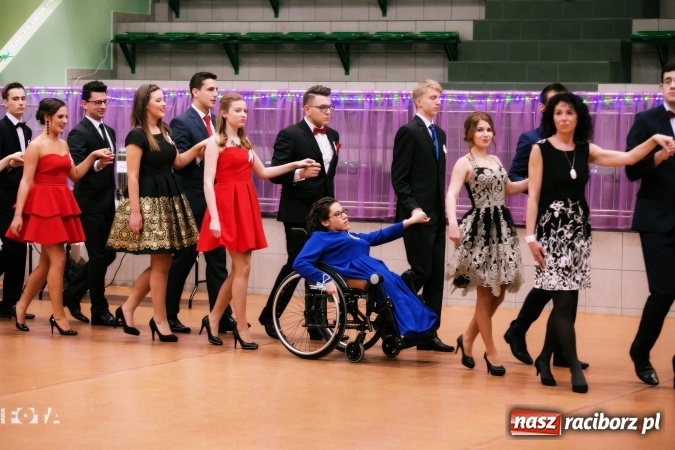 Zdjęcie w galerii na portalu naszraciborz.pl: Sezon studni&oacute;wek rozpoczęty - I LO im. Kasprowicza wybrało Arenę Rafako FOTO I WIDEO wiadomości z regionu