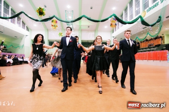 Zdjęcie w galerii na portalu naszraciborz.pl: Sezon studni&oacute;wek rozpoczęty - I LO im. Kasprowicza wybrało Arenę Rafako FOTO I WIDEO wiadomości z regionu