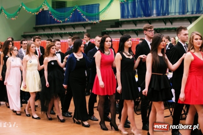 Zdjęcie w galerii na portalu naszraciborz.pl: Sezon studni&oacute;wek rozpoczęty - I LO im. Kasprowicza wybrało Arenę Rafako FOTO I WIDEO wiadomości z regionu