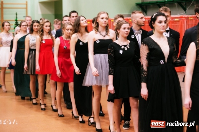 Zdjęcie w galerii na portalu naszraciborz.pl: Sezon studni&oacute;wek rozpoczęty - I LO im. Kasprowicza wybrało Arenę Rafako FOTO I WIDEO wiadomości z regionu