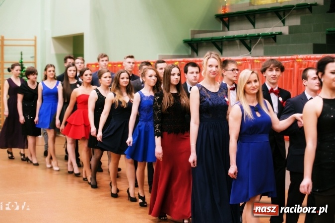 Zdjęcie w galerii na portalu naszraciborz.pl: Sezon studni&oacute;wek rozpoczęty - I LO im. Kasprowicza wybrało Arenę Rafako FOTO I WIDEO wiadomości z regionu