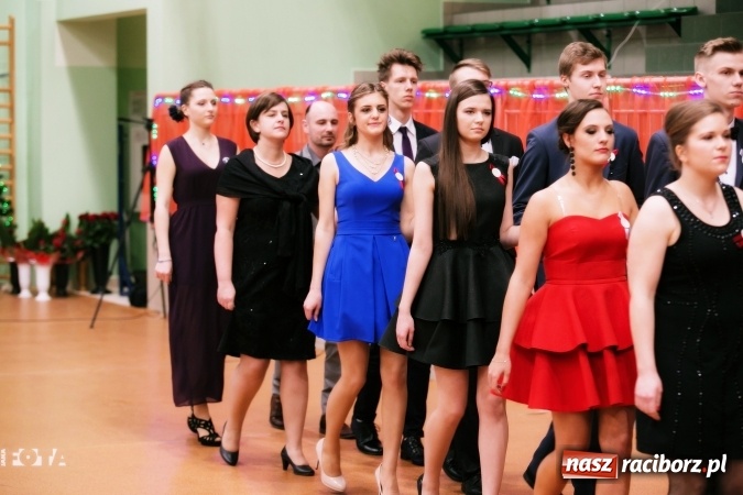 Zdjęcie w galerii na portalu naszraciborz.pl: Sezon studni&oacute;wek rozpoczęty - I LO im. Kasprowicza wybrało Arenę Rafako FOTO I WIDEO wiadomości z regionu