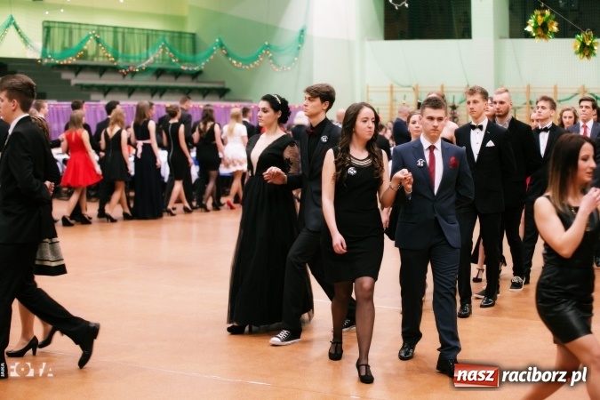 Zdjęcie w galerii na portalu naszraciborz.pl: Sezon studni&oacute;wek rozpoczęty - I LO im. Kasprowicza wybrało Arenę Rafako FOTO I WIDEO wiadomości z regionu