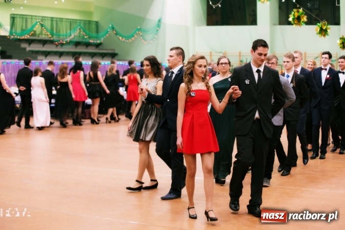Zdjęcie w galerii na portalu naszraciborz.pl: Sezon studni&oacute;wek rozpoczęty - I LO im. Kasprowicza wybrało Arenę Rafako FOTO I WIDEO wiadomości z regionu