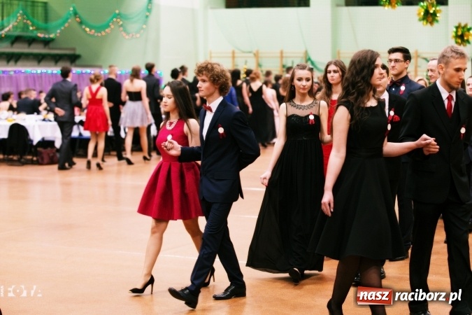 Zdjęcie w galerii na portalu naszraciborz.pl: Sezon studni&oacute;wek rozpoczęty - I LO im. Kasprowicza wybrało Arenę Rafako FOTO I WIDEO wiadomości z regionu