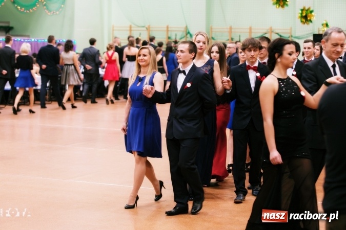 Zdjęcie w galerii na portalu naszraciborz.pl: Sezon studni&oacute;wek rozpoczęty - I LO im. Kasprowicza wybrało Arenę Rafako FOTO I WIDEO wiadomości z regionu