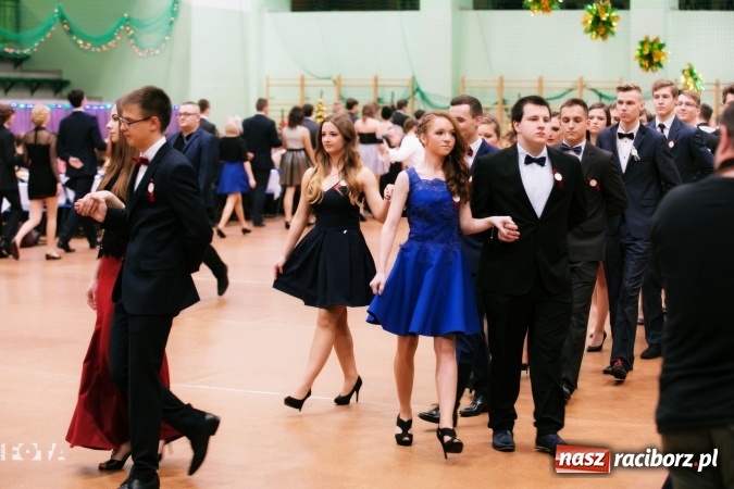 Zdjęcie w galerii na portalu naszraciborz.pl: Sezon studni&oacute;wek rozpoczęty - I LO im. Kasprowicza wybrało Arenę Rafako FOTO I WIDEO wiadomości z regionu