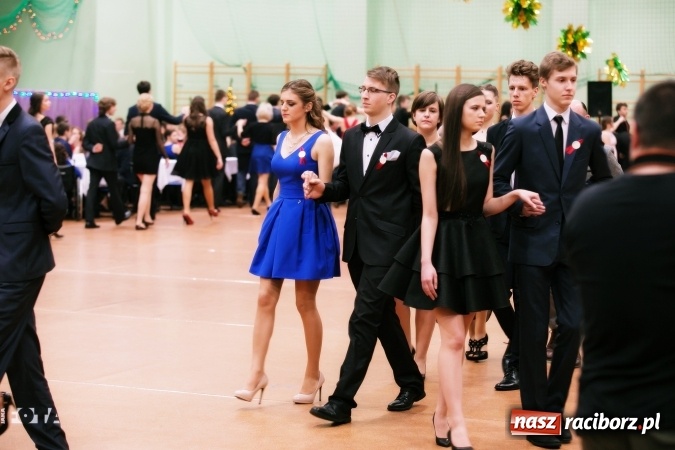 Zdjęcie w galerii na portalu naszraciborz.pl: Sezon studni&oacute;wek rozpoczęty - I LO im. Kasprowicza wybrało Arenę Rafako FOTO I WIDEO wiadomości z regionu