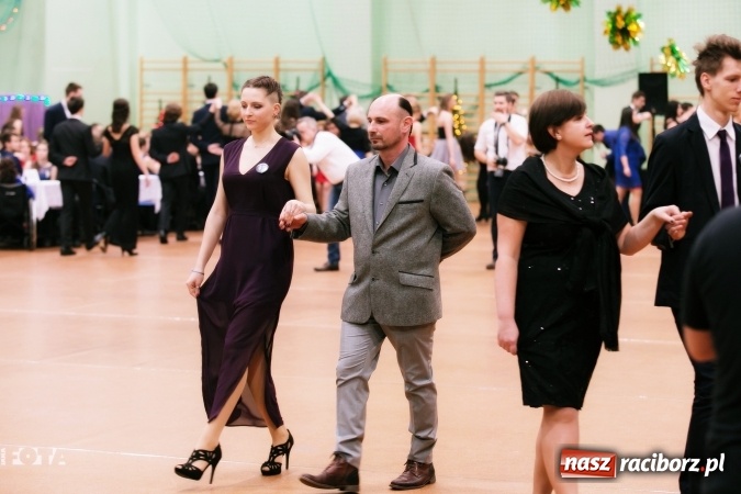 Zdjęcie w galerii na portalu naszraciborz.pl: Sezon studni&oacute;wek rozpoczęty - I LO im. Kasprowicza wybrało Arenę Rafako FOTO I WIDEO wiadomości z regionu