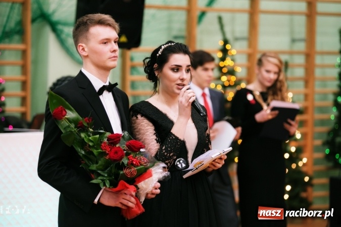 Zdjęcie w galerii na portalu naszraciborz.pl: Sezon studni&oacute;wek rozpoczęty - I LO im. Kasprowicza wybrało Arenę Rafako FOTO I WIDEO wiadomości z regionu