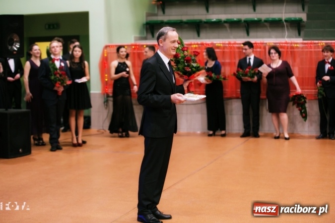 Zdjęcie w galerii na portalu naszraciborz.pl: Sezon studni&oacute;wek rozpoczęty - I LO im. Kasprowicza wybrało Arenę Rafako FOTO I WIDEO wiadomości z regionu