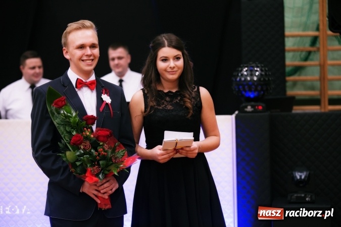 Zdjęcie w galerii na portalu naszraciborz.pl: Sezon studni&oacute;wek rozpoczęty - I LO im. Kasprowicza wybrało Arenę Rafako FOTO I WIDEO wiadomości z regionu